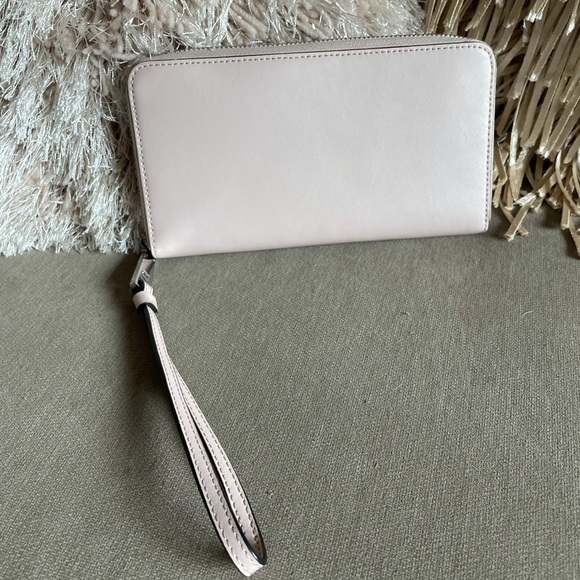 Soft Pink Clutch/Wristlet - Picture 2 of 3